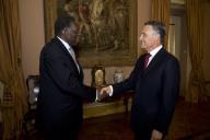 Audiência concedida pelo Presidente da República, Aníbal Cavaco Silva, ao Ministro das Relações Exteriores de Angola, Assunção Anjos, ex-embaixador do seu país em Lisboa,  sendo condecorado com a Grã-Cruz da Ordem do Infante D. Henrique, a 22 de dezembro de 2008