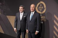 O Presidente da República participa na Gala Quinas de Ouro da Federação Portuguesa de Futebol e, num momento prévio, entregou as Insígnias de Comendador da Ordem do Mérito aos Campeões Europeus de Futsal, a 19 de março de 2008.