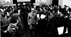 O Presidente da República, Francisco Costa Gomes, seguido do Chefe de Estado-Maior do Exército, Ramalho Eanes e outros militares, chega à sessão de inauguração do seminário político-militar, realizado no Instituto de Altos Estudos Militares, em 16 de fevereiro de 1976.