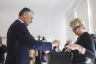 O Presidente da República, Aníbal Cavaco Silva, exerce o direito de voto nas Eleições Presidenciais, votando na Escola 72, do Agrupamento de Escolas Padre Bartolomeu de Gusmão, em Lisboa, a 24 de janeiro de 2018