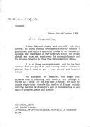 Carta do Presidente da República, Jorge Sampaio, dirigida ao Chanceler da República Federal da Alemanha, Dr. Helmut Kohl,  por ocasião do Dia da Unidade Alemã, saudando o papel e os altos serviços prestados pelo Chanceler alemão em relação ao seu país e em relação à Europa, homenageando a sua figura como europeu e democrata que ao conseguir a reunificação da Alemanha, contribuiu para a reunificação da Europa como um todo.