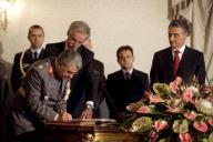 O Presidente da República, Aníbal Cavaco Silva, confere posse do General  General Luís Vasco Valença Pinto como Chefe do Estado-Maior General das Forças Armadas, a 5 de dezembro de 2006