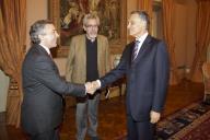 O Presidente da República, Aníbal Cavaco Silva, recebe em audiência o Doutor António Barreto e o António Lobo Xavier, signatários do documento "Um compromisso nacional", a 19 de abril de 2011