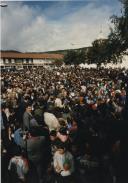 O Presidente da República, Jorge Sampaio e Maria José Ritta, recebidos por populares, entre eles muito jovens e crianças, durante as Jornadas da Interioridade 