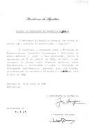 Decreto de ratificação da Convenção sobre a Proibição do Desenvolvimento, Produção, Armazenagem e Utilização de Armas Químicas e sobre a sua Destruição, aberta à assinatura em 13 de janeiro de 1993, em Paris, e que incorpora os Anexos sobre Produtos Químicos, sobre implementação e verificação e sobre a proteção de informações confidenciais, aprovada, para ratificação, pela Resolução da Assembleia da República nº. 25-A/96, em 9 de maio de 1996. 