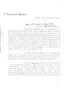 Carta do Presidente da República, Mário Soares, dirigida ao Presidente da República dos Estados Unidos do México, Carlos Salinas de Gortari, sensibilizando-o para a questão da violação dos direitos humanos e violência exercida pelas tropas indonésias sobre o povo de Timor-Leste, na ocasião em que o Presidente do México recebe a visita do Presidente Suharto.