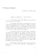 Carta do Presidente da República, Mário Soares, dirigida ao Presidente da República Francesa, Jacques Chirac, manifestando a sua preocupação relativamente a decisão do Ministério da Educação francês ter feito desaparecer o português do grupo de línguas vivas ministradas no ensino precoce ou primário nas escolas francesas e apelando ao chefe de Estado francês no sentido de ser encontrada solução mais digna para a língua portuguesa.