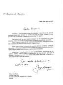 Carta do Presidente da República, Jorge Sampaio, dirigida ao Presidente eleito da República da Colômbia, Alvaro Uribe Vélez, agradecendo convite que lhe foi endereçado para estar presente na sua tomada de posse, no dia 7 de agosto de 2002, lamentando não poder participar no ato oficial e comunicando que Portugal se fará representar pelo seu Secretário de Estado do Poder Local, Dr. Miguel Relvas.