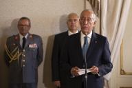 O Presidente da República Marcelo Rebelo de Sousa condecora os atletas Nelson Évora, com a Grã-Cruz da Ordem do Mérito, e Inês Henriques como Grande-Oficial da mesma ordem, numa cerimónia na Sala dos Embaixadores do Palácio de Belém, a 3 de setembro de 2018 