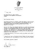 Carta da Presidente da República da Irlanda, Mary Robinson, dirigida ao Presidente da República de Portugal, Mário Soares, agradecendo a hospitalidade e a cortesia com que foi recebida durante a sua visita de Estado. 
