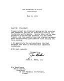 Carta assinada pelo Secretário de Estado Norte Americano, James A. Baker e dirigida ao Presidente da República portuguesa, Mário Soares, apresentando as suas desculpas pela falta de comparência à receção oferecida pelo Presidente aos participantes na conferência para a Coordenação de Assistência aos novos Estados Independentes (CEI), que decorreu em Lisboa entre 23 e 24 de maio de 1992.