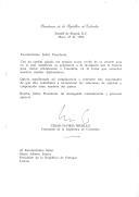 Carta do Presidente da República da Colômbia, César Gaviria Trujillo, dirigida ao Presidente da República Portuguesa, Mário Soares, manifestando a sua satisfação por ter sido aceite o seu convite para uma visita oficial ao seu país, em data a acordar pelos respetivos meios diplomáticos dos dois países.