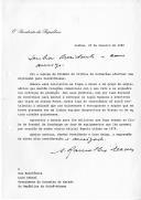 Carta do Presidente da República, Ramalho Eanes, endereçada a Luís Cabral, Presidente do Conselho da República da Guiné-Bissau, informando-o da deslocação da equipa do Vitória de Guimarães àquele país e solicitando que faça chegar ao Clube de Futebol de Canchungo um jogo de equipamentos, prometido por ocasião da sua visita oficial em 1979.