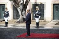 No início da visita de Estado a Portugal, o Presidente da República de Angola, João Lourenço, e a Primeira-Dama, Ana Dias Lourenço, foram recebidos, pelo Presidente da República na Praça do Império - Mosteiro dos Jerónimos em Lisboa, seguindo depois para o Palácio de Belém, a 22 de novembro de 2018