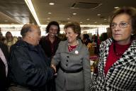 A Dra. Maria Cavaco Silva está presente, no Centro de Congressos de Lisboa, na inauguração do Bazar do Corpo Diplomático 2011, a 2 de dezembro de 2011