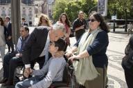 O Presidente da República Marcelo Rebelo de Sousa efetua um percurso de “Turismo Acessível” por algumas das ruas da baixa de Lisboa, acompanhado por utentes da Associação Salvador e outros cidadãos com deficiência motora, a 11 de maio de 2008

