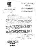Carta do Presidente da República do Congo, Denis Sassou Nguesso, dirigida ao Presidente da República Portuguesa, Jorge Sampaio, felicitando-o pela sua reeleição, certo que "as relações tradicionais de amizade e cooperação" existentes entre os dois países serão reforçadas.