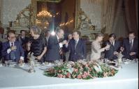 O Presidente da República e Senhora de Jorge Sampaio oferecem um jantar, no Palácio Nacional da Ajuda, em honra do Presidente da República Oriental do Uruguai e Senhora de Julio Maria Sanguinetti, a 19 de julho de 1998