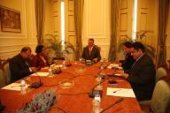 O Presidente da República, Aníbal Cavaco Silva, recebe em audiência dois jornalistas indianos, na Sala do Conselho de Estado, a 5 de janeiro de 2007