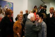 Maria Cavaco Silva visita, na Galeria do Jornal de Notícias, no Porto, a inauguração da exposição de pintura do Mestre Júlio Resende, a 26 de abril de 2007