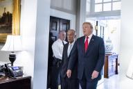 O Presidente da República Marcelo Rebelo de Sousa é recebido na Casa Branca em Washington pelo Presidente dos Estados Unidos da América, Donald J. Trump, com que manteve uma reunião a sós na Sala Oval, a 27 de junho de 2018