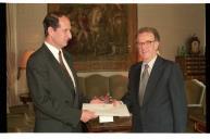 Entrega de credenciais ao Embaixador de Portugal em Praga, António Lopes Cascais, a 10 de abril de 1996