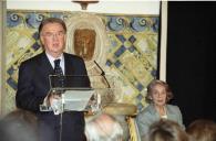 O Presidente da República, Jorge Sampaio, entrega o Prémio Camões a Sophia de Mello Breyner, no Palácio de Belém, a 19 de novembro de 1999