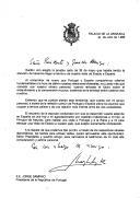 Carta do Rei de Espanha, Juan Carlos, dirigida ao Presidente da República Portuguesa, Jorge Sampaio, acusando a receção da carta de 29 de maio, remetida no final da visita de Estado a Espanha, e agradecendo o convite endereçado ao seu filho, o Príncipe das Astúrias, para visitar Portugal assim como aquele endereçado a si e à Rainha, convite que, desde já, aceita.