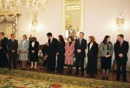 O Presidente da República, Jorge Sampaio, condecora os membros da Secretaria Geral da Presidência da República, a 5 de março de 2006