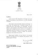 Carta do Presidente da República da Índia, K.R. Narayanan, endereçando mensagem de felicitações ao Presidente da República de Portugal, Jorge Sampaio, por ocasião do Dia de Portugal e reafirmando o seu desejo de manter o momento de diálogo ao mais alto nível com a sua visita à Índia ao longo do ano de 2002.