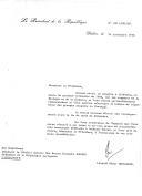 Carta do Presidente da República do Senegal, Léopold Senghor, dirigida ao Presidente da República Portuguesa, Ramalho Eanes, solicitando envio de tabela dos grupos sanguíneos em Portugal para efeitos da sua presença na abertura de um Congresso em Lisboa sobre as relações entre Biologia e Cultura, durante o primeiro trimestre de 1980