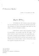 Carta do Presidente da República, Mário Soares, dirigida ao Presidente do Conselho de Ministros italiano, Bettino Craxi, relativa ao atraso na entrega às autoridades portuguesas do Palácio Boncompagni onde deverá ser instalado o Instituto Português em Roma.