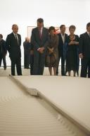 O Presidente da República, Aníbal Cavaco Silva, inaugura a exposição de arte contemporânea “Open House” da Ellipse Foundation, em Alcoitão, Cascais, a 15 de outubro de 2006