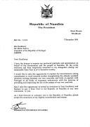 Carta do Presidente da República da Namíbia, Sam Nujoma, dirigida ao Presidente da República, Mário Soares, exprimindo a sua "profunda gratidão e agradecimento" pela forma como a sua delegação foi recebida em Portugal por ocasião da sua visita de Estado a Portugal e aproveitando, por sua vez, para convidá-lo para uma visita de Estado à Namíbia em ocasião conveniente.