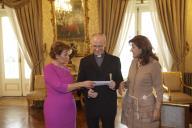 A Dra. Maria Cavaco Silva recebe no Palácio de Belém elementos da Fundação Cáceres (?), a 2 de março de 2012