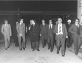O Presidente da República, Ramalho Eanes, acompanhado da comitiva, na visita à Quimigal, na noite da passagem de ano.