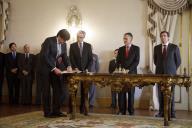 O Presidente da República, Aníbal Cavaco Silva, confere posse, no Palácio de Belém, ao novo Secretário de Estado da Energia, Artur Álvaro Laureano Homem da Trindade, a 13 de março de 2012