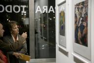 A Drª Maria Cavaco Silva participa, na Galeria do Diário de Notícias, em Lisboa, na inauguração da exposição “Por uma obra para todos….”, promovida pela Associação para a Promoção Cultural da Criança (APCC), a 3 de dezembro de 2007