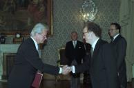 O Presidente da República, Jorge Sampaio, recebe as cartas credenciais do Embaixador da República da Polónia, Romam Czyzychi, a 30 de outubro de 1996