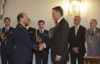O Presidente da República, Aníbal Cavaco Silva, confere posse ao Chefe do Estado-Maior da Força Aérea, Tenente-General José António de Magalhães Araújo Pinheiro, a 23 de fevereiro de 2011