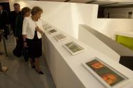 A Dra. Maria Cavaco Silva visita, na Galeria Arade, no Parque de Feiras e Exposições em Portimão, a Exposição “Gosto de Mulheres”, a 2 de maio de 2009