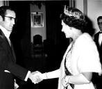 O Presidente da República, Ramalho Eanes cumprimenta a Rainha Isabel II de Inglaterra, por ocasião da visita à Grã-Bretanha, realizada entre 14 a 17 de novembro de 1978