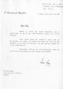 Carta do Presidente da República, Mário Soares, em resposta a carta que lhe foi endereçada pela Rainha Ana da Roménia, assinalando o "gosto em recebê-la, assim como ao Rei Miguel, em Lisboa, no Palácio de Belém, em finais do mês de Setembro ou princípio de Outubro".