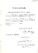Decreto de exoneração do embaixador Vasco Taveira da Cunha Valente do cargo de Embaixador de Portugal em Pretória [África do Sul].