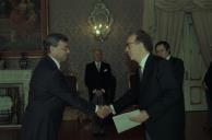 O Presidente da República, Jorge Sampaio, recebe as cartas credenciais do Embaixador da República do Chipre, Andreas Pirishis, a 6 de novembro de 1996