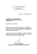 Carta de Vicente Fox Quesada, Presidente eleito dos Estados Unidos Mexicanos, dirigida ao Presidente da República de Portugal, Jorge Sampaio, agradecendo os seus comentários sobre as eleições de 2 de julho e sobre o seu triunfo na ocasião e manifestando a sau intenção de manter as relações de amizade entre as duas nações.