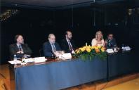 A mesa dos conferencistas do seminário sobre a Droga, presidida pelo Dr. Daniel Sampaio