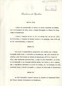 Lei n.º 8/74 que cria, para funcionarem no Estado de Moçambique até 25 de junho de 1975, como estruturas governativas, o cargo de Alto Comissário, o de um Governador de Transição e uma Comissão Militar Mista, nos termos e com a composição e competência definidos no Acordo de Lusaka, de 7 de setembro de 1974, celebrado entre o Estado Português e a Frente de Libertação de Moçambique. 