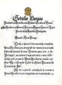 Carta assinada pelo Presidente da República do Brasil, Getúlio Vargas, dirigida ao Presidente da República, Craveiro Lopes, remetendo-lhe as insígnias do Grande Colar da Ordem Nacional do Cruzeiro do Sul.