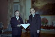 Audiência concedida pelo Presidente da República, Jorge Sampaio, ao Embaixador de Portugal em Bucareste, José Augusto Seabra, a 15 de abril de 1997